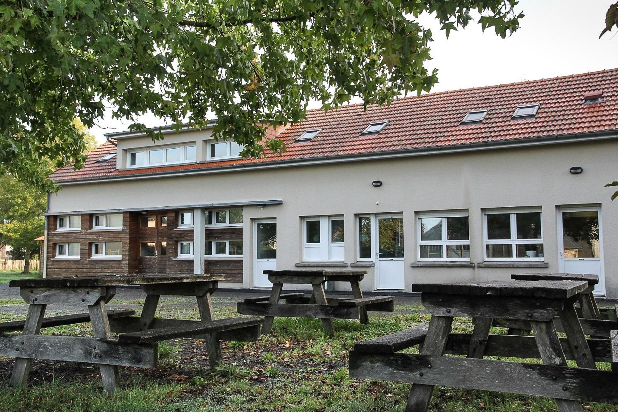 Auberge De Jeunesse Hi Genets Luaran gambar
